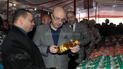 محافظ بني سويف لتجار معرض أهلًا رمضان: هتابع التزامكم بالأسعار بنفسي