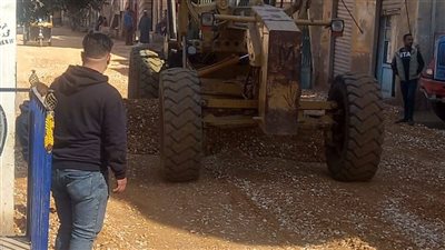 رصف طريق كلية الطب وتكثيف أعمال النظافة بفاقوس في الشرقية 