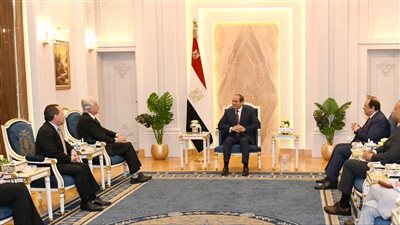 السيسي يؤكد متانة العلاقات المصرية الأمريكية وأهمية تدعيمها