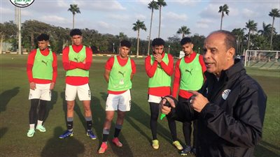 منتخب الشباب يخوض مرانه الأول بمعسكر الإسماعيلية (صور)