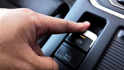 فرملة اليد الكهربائية، هدية التكنولوجيا لمنظومة الأمان في السيارات الفارهة