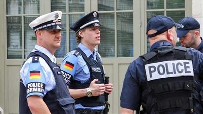 احتجاز رهائن في ألمانيا والشرطة تعمل على تحريرهم 