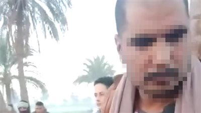 أهالي الفيوم يوثقون لص مواشي في عمود الإنارة 