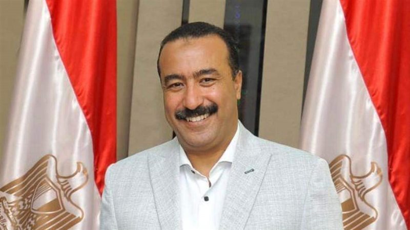 الكاتب محمد نبيل