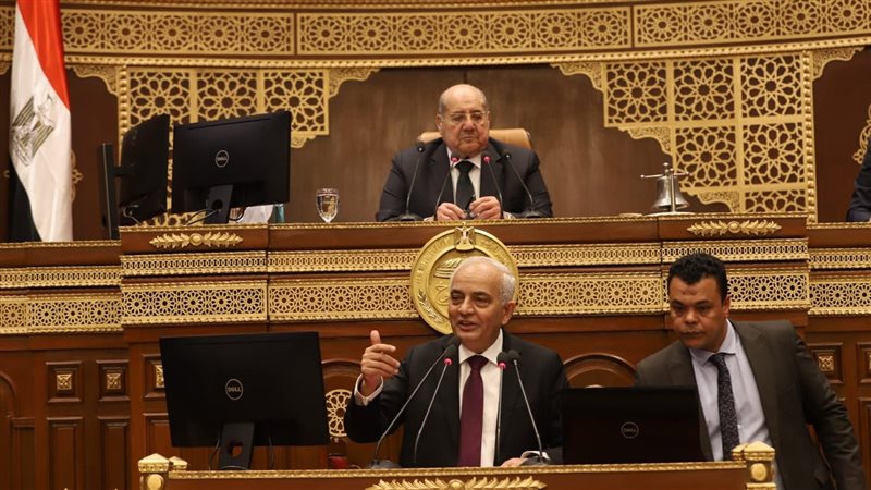 وزير التعليم يكشف