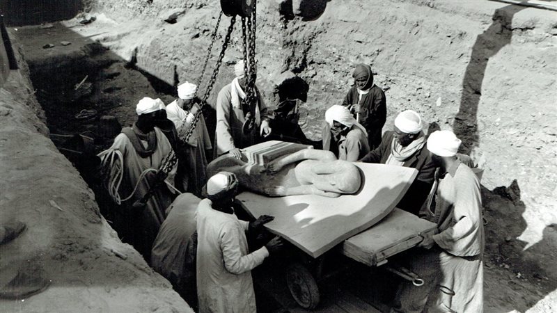 إكتشاف خبيئة معبد