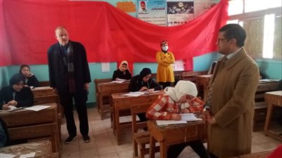 طلاب الشهادة الإعدادية بالإسماعيلية يؤدون اليوم امتحان مادة الدراسات الاجتماعية 