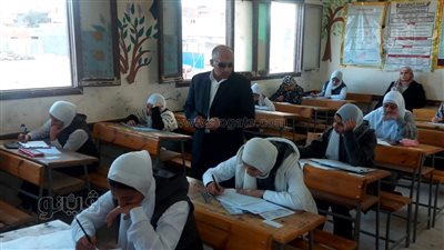 مدير تعليم مطروح يتابع سير امتحانات الشهادة الإعدادية في يومها الرابع (صور)