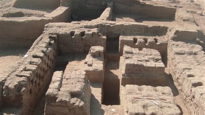 الكشف عن أول مدينة سكنية كاملة في شرق الأقصر (صور)