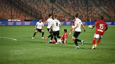 محمد شريف يتقدم بهدف الأهلي الأول في شباك البنك (صور)