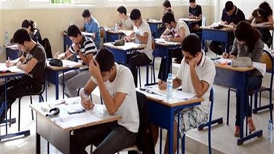 الشهادة الإعدادية بالجيزة، الطلاب يؤدون اليوم امتحان الهندسة