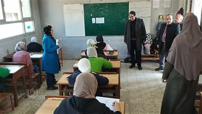 تفاصيل ضبط ولي أمر داخل لجنة امتحانات بالغربية أثناء محاولة مساعدة ابنته على الغش