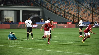 الأهلي يبتعد بصدارة الدوري بفوز صعب أمام البنك (صور)