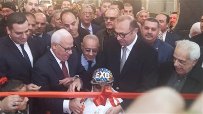 محافظ بورسعيد ورئيس الغرفة التجارية يفتتحان معرض أهلا رمضان (صور)