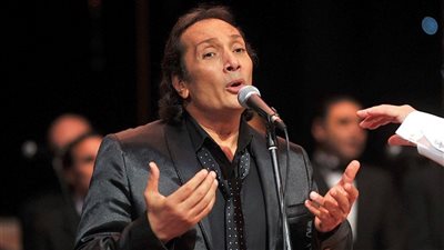 علي الحجار: الدنيا ظلمت شقيقي أحمد