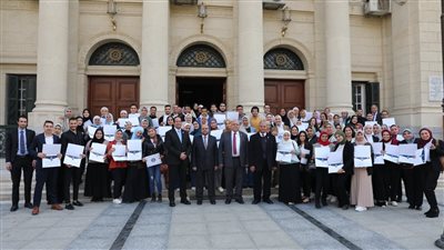 وزارة المالية تكرم دفعة جديدة من طلاب تجارة جامعة القاهرة المؤهلين لسوق العمل