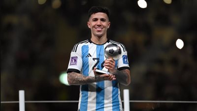 صراع بين ريال مدريد وبرشلونة للتعاقد مع لاعب منتخب الأرجنتين 