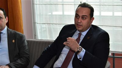 رئيس الرعاية الصحية يبحث مع السفير الفرنسي زيادة الاستثمارات في مصر 