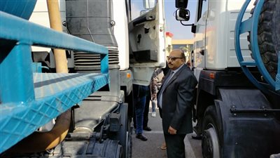 رئيس مياه القناة يشهد اصطفاف سيارات ومعدات الشركة بالإسماعيلية (صور)