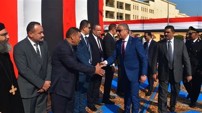 احتفالات الفيوم بأعياد الشرطة تبدأ بوضع الزهور على قبر الجندي المجهول 