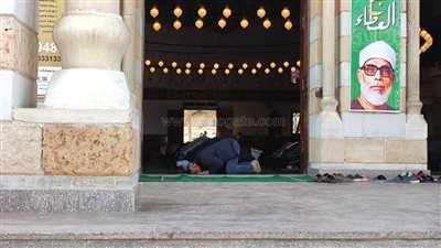 تشييع جثمان والد المطربة مي فاروق (صور) 