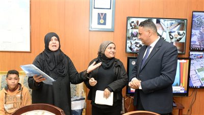 محافظ الدقهلية يكلف بتوفير حياة كريمة لسيدة (صور)
