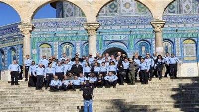 130 ضابطا إسرائيليا يقتحمون الأقصى 