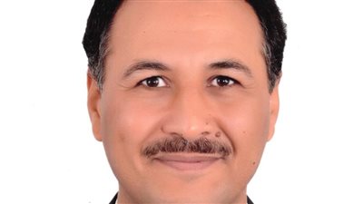 السيرة الذاتية لمدير عام المتحف المصري بالتحرير الجديد