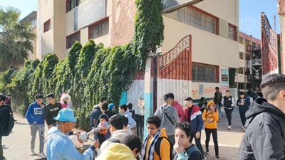 طلاب الشهادة الإعدادية عن امتحان الدراسات: كان سهلا ( فيديو) 