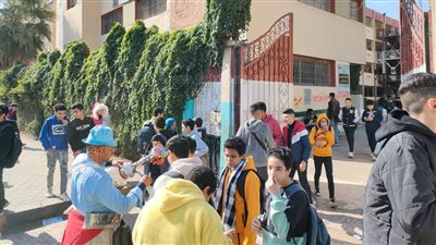 طلاب إعدادية الدقهلية ينتهون من امتحانات الجبر والحاسب الآلي ويبدأون الإجازة (بث مباشر)