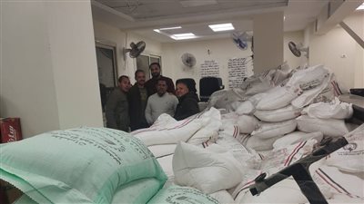 ضبط 320 شيكارة سكر أبيض تمويني تقدر بـ16 طنا قبل تهريبها بمركز في أسيوط 