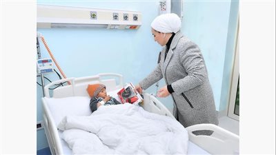 زيارة قرينة الرئيس السيسي لمستشفى شفاء الأورمان لعلاج سرطان الأطفال( فيديو)