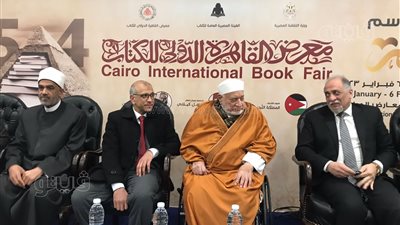 50 عامًا بالأزهر الشريف، معرض الكتاب يحتفي بمذكرات أحمد عمر هاشم