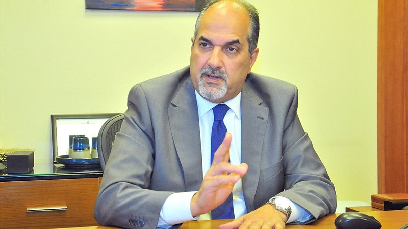 أيمن عبدالحميد،فيتو