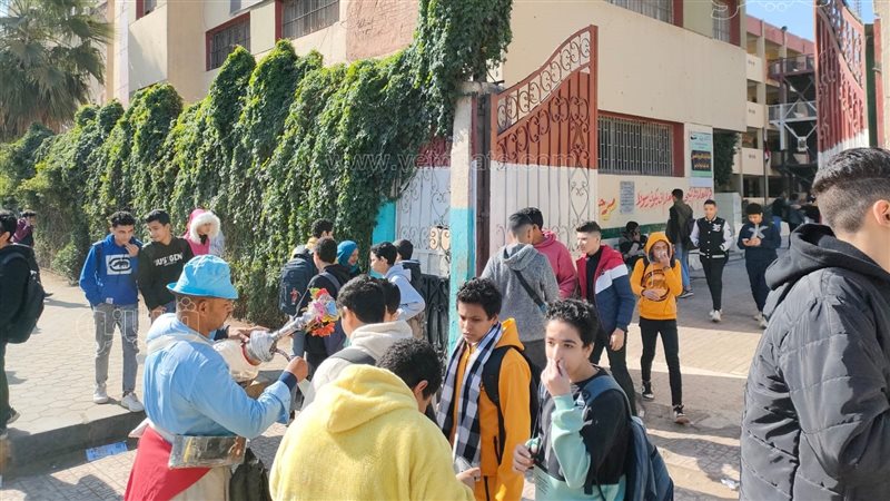 طلاب الشهادة الإعدادية،