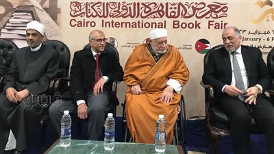 أحمد عمر هاشم: جمعتني علاقة جيدة بالشعراوي وأخبرني بالعديد من أسراره (فيديو)