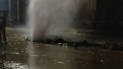 انقجار خط مياه رئيسي بالدخيلة وغرق الشوارع (صور)