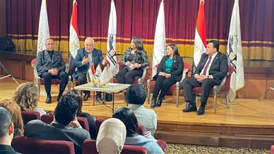 بحضور نقيب الممثلين وإلهام شاهين.. كل ما جاء فى ندوة تحديات القوى الناعمة والفنانين 