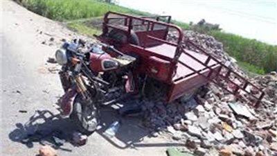 مصرع عامل وإصابة 7 أشخاص من أسرة واحدة في انقلاب تروسيكل بسوهاج
