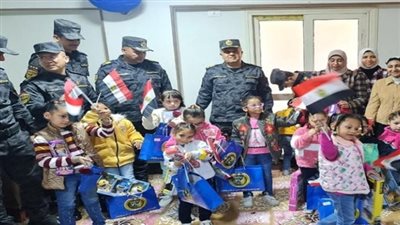 الأمن المركزي ينظم زيارات للمستشفيات ودور الرعاية احتفالا بعيد الشرطة 