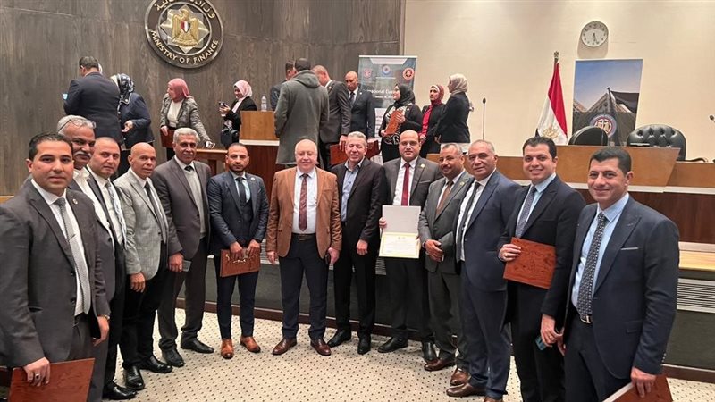جمارك مطار القاهرة،