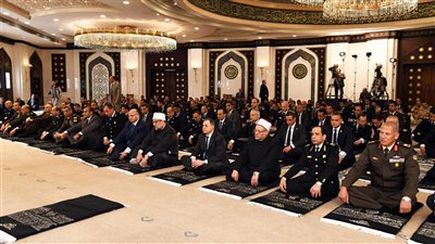 وزيرا الداخلية والأوقاف يؤديان صلاة الجمعة بمسجد الشرطة