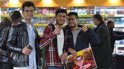الشباب يتصدرون المشهد في الجمعة الأولى بمعرض الكتاب (صور) 