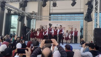 كورال قصر ثقافة الأسمرات يجذب رواد معرض الكتاب بأصواتهم العذبة (فيديو وصور)