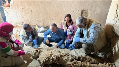 5 اكتشافات أثرية جديدة خلال شهر يناير.. استعادة التابوت الأخضر من أمريكا.. العثور على أول بردية كاملة لنصوص الموتى.. و9 تماثيل لـ«ميسي» بسقارة