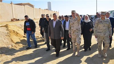 وزير التنمية المحلية ومحافظ مطروح يتابعان الموقف التنفيذي لإنشاء محطة تحلية مياه البحر