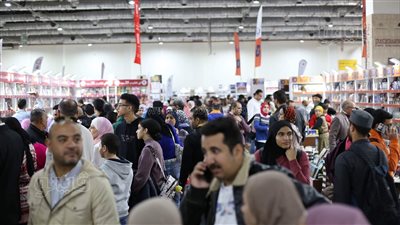 معرض الكتاب، 10 صور ترصد تزايد أعداد جمهور ثالث أيام المعرض