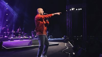 أبرز لقطات حفل تامر عاشور في بورتو المنيا الجديدة (صور) 