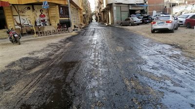 رئيس حي غرب المنصورة يتابع خطط رصف الطرق