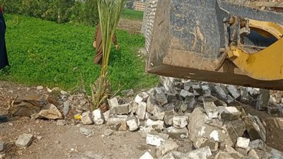رئيس مدينة أبو كبير بالشرقية يتابع مخالفات البناء 